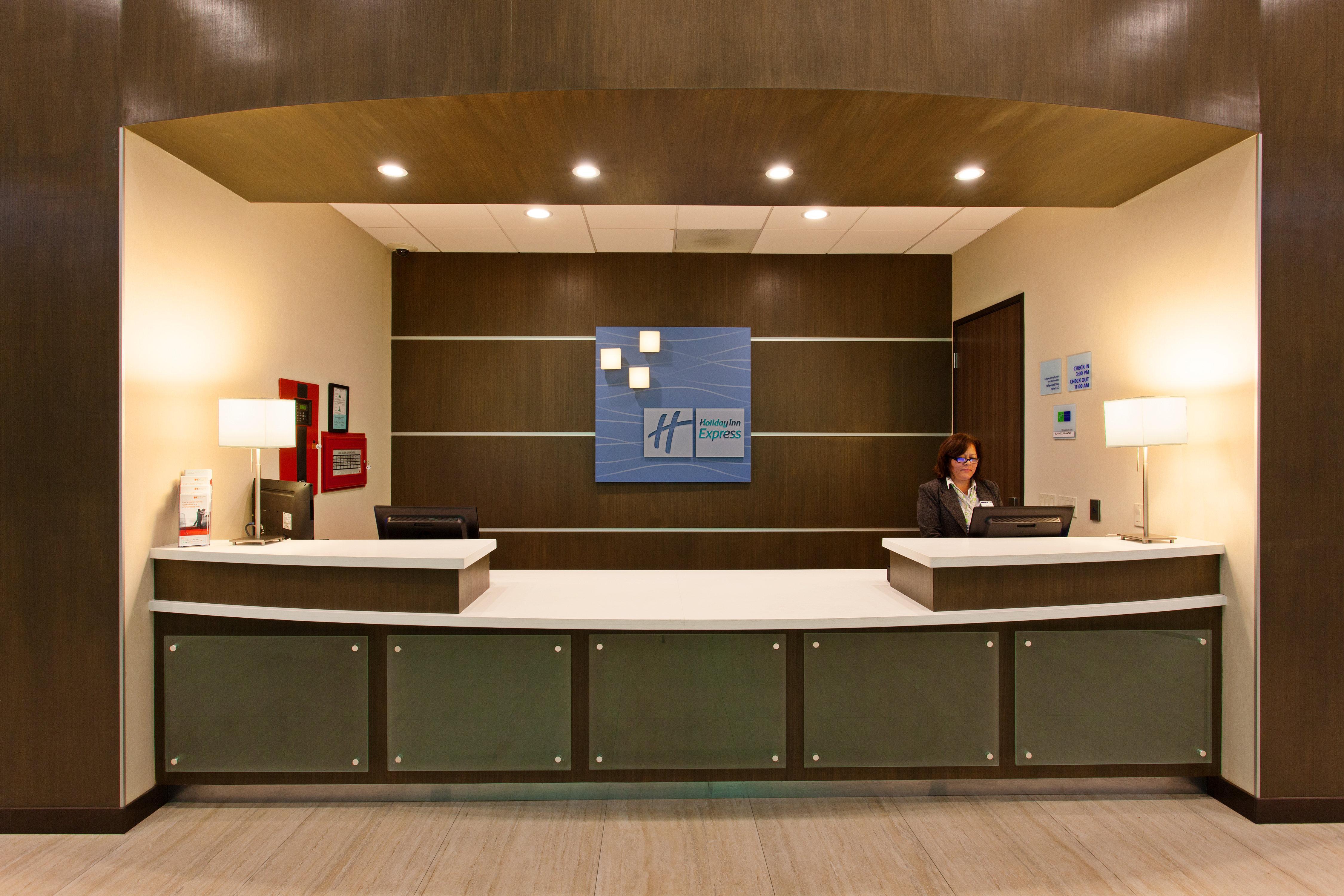 Holiday Inn Express North Hollywood - Burbank Area By Ihg Los Angeles Exteriör bild