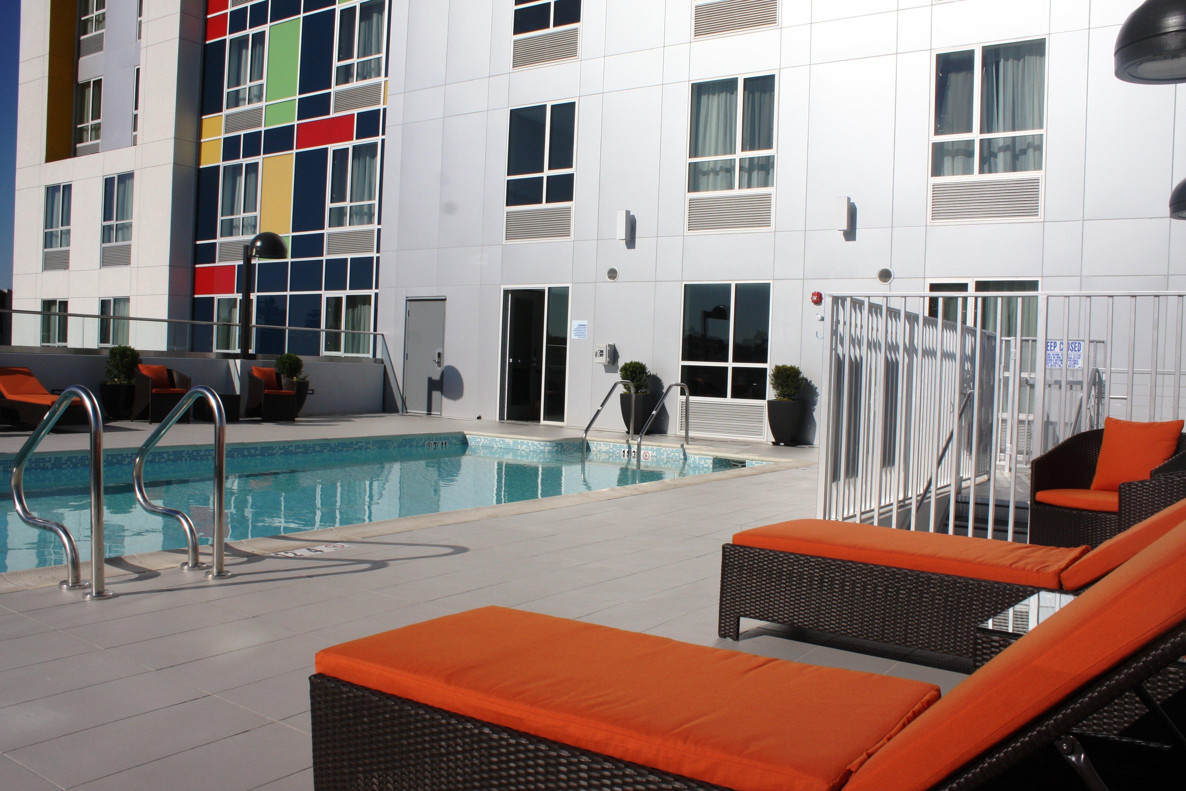 Holiday Inn Express North Hollywood - Burbank Area By Ihg Los Angeles Exteriör bild