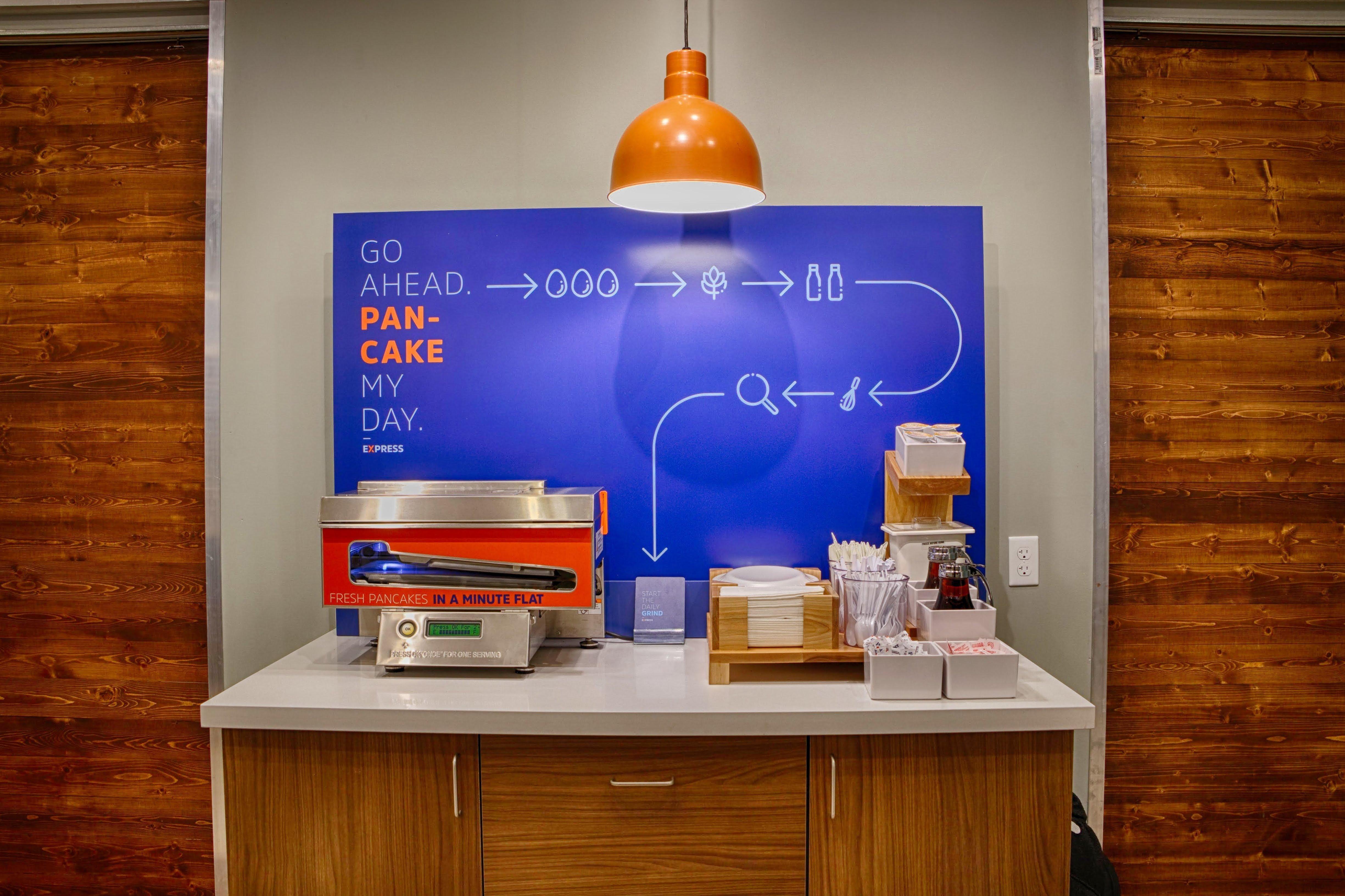 Holiday Inn Express North Hollywood - Burbank Area By Ihg Los Angeles Exteriör bild