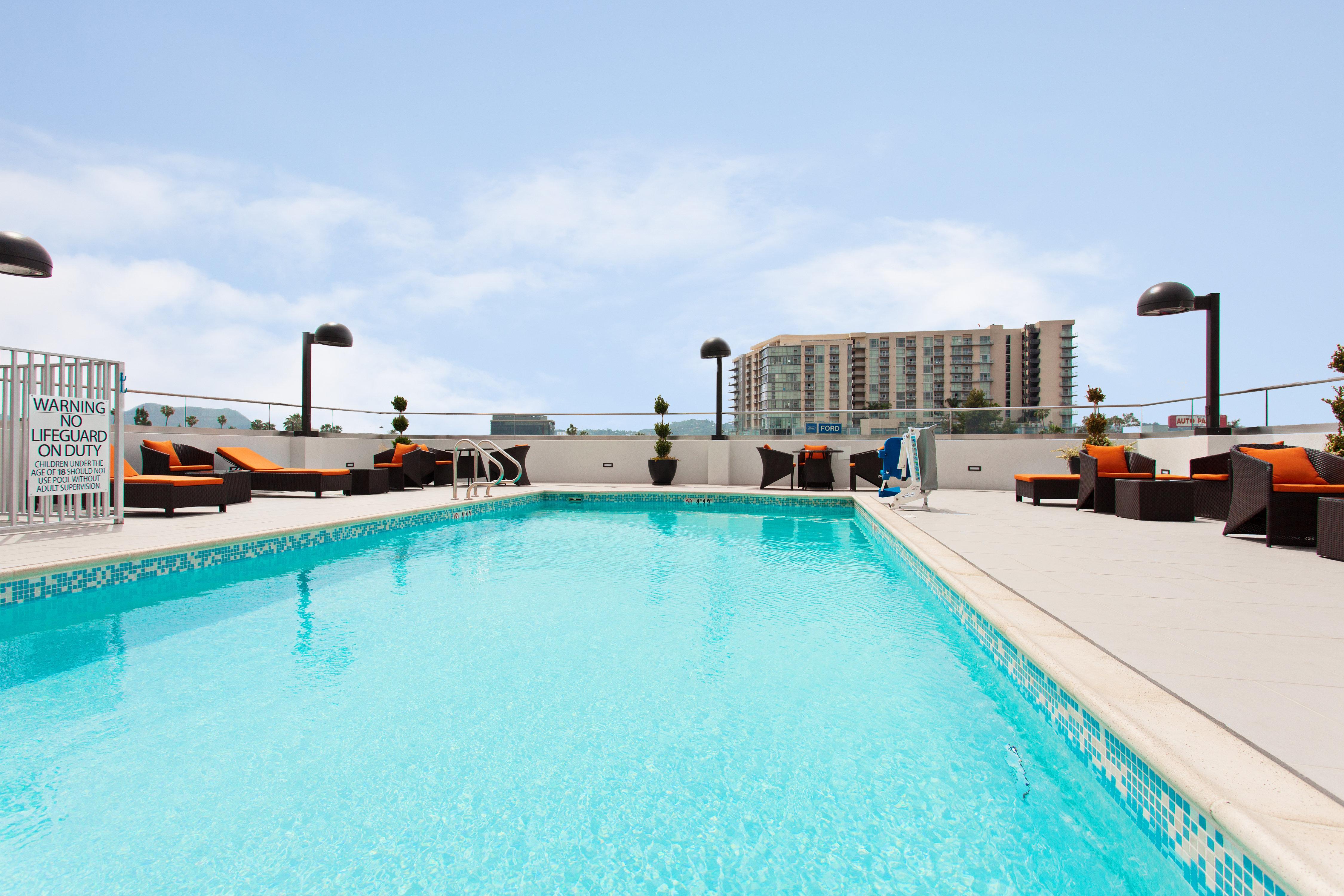 Holiday Inn Express North Hollywood - Burbank Area By Ihg Los Angeles Exteriör bild