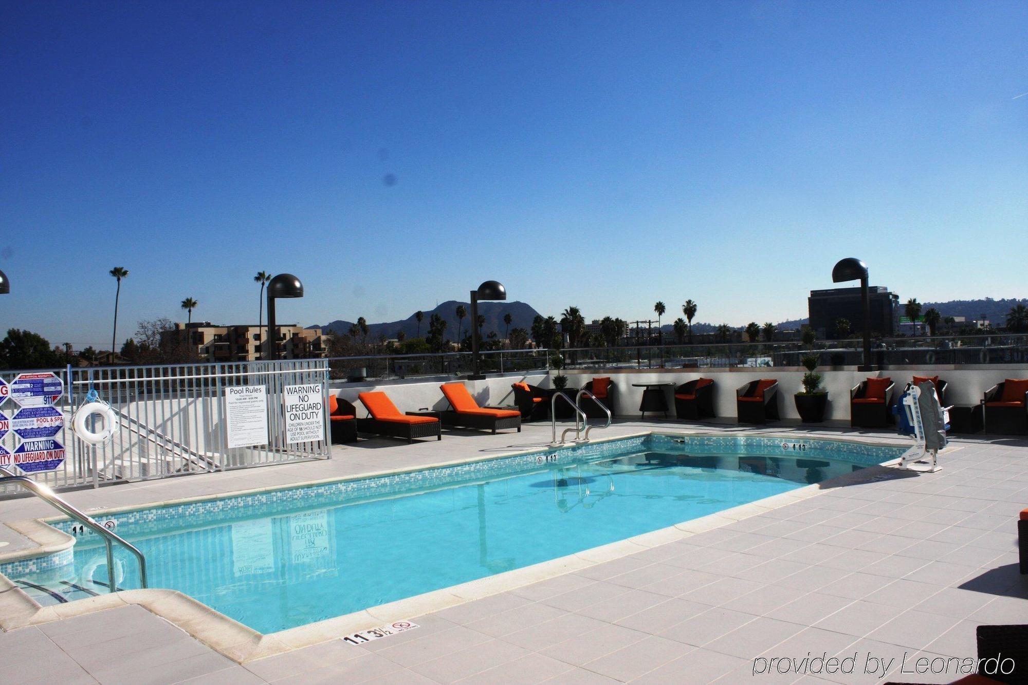 Holiday Inn Express North Hollywood - Burbank Area By Ihg Los Angeles Exteriör bild