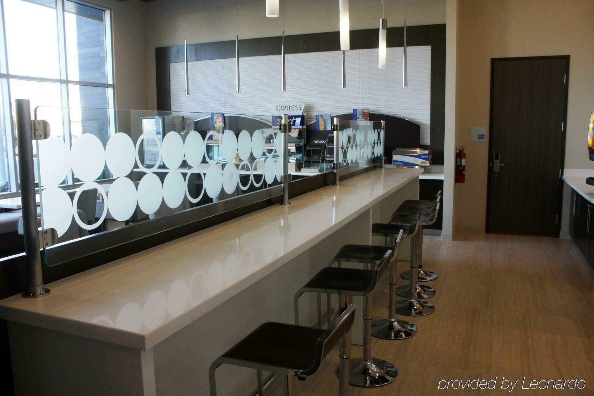 Holiday Inn Express North Hollywood - Burbank Area By Ihg Los Angeles Exteriör bild